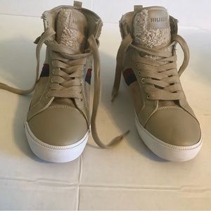 Tommy Hilfigers  boot size 6 .5